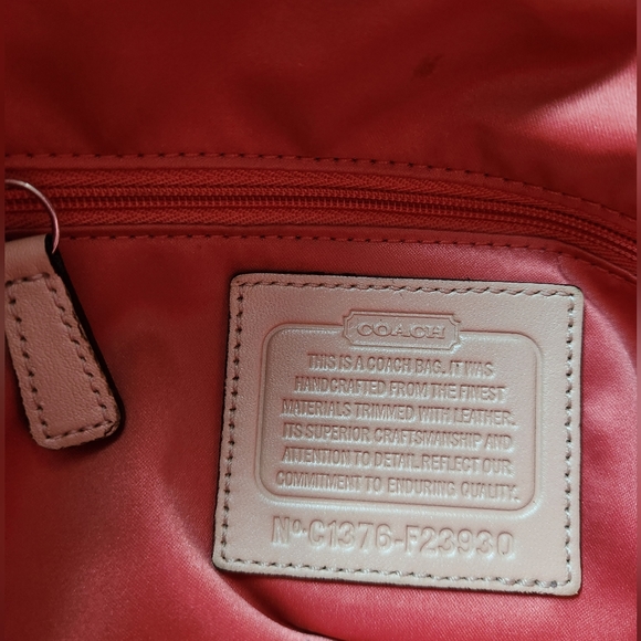 Coach shoulder bag with matching wallet - Picture 4 of 8